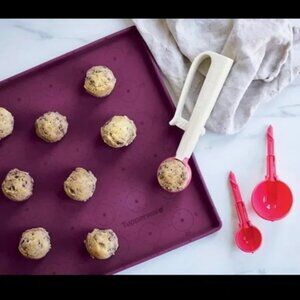 NIB Tupperware Portioning Scoops ~ One product three sizes